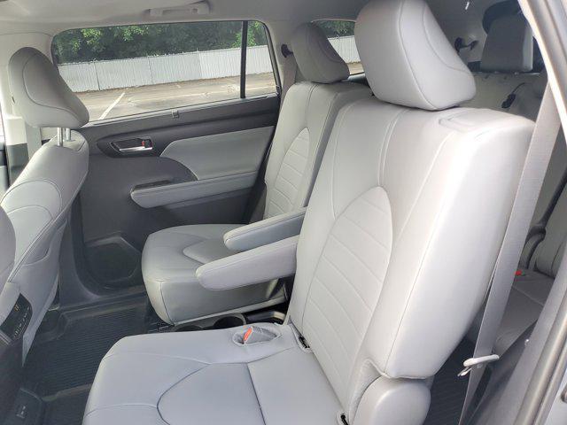 used 2025 Toyota Highlander car, priced at $47,148