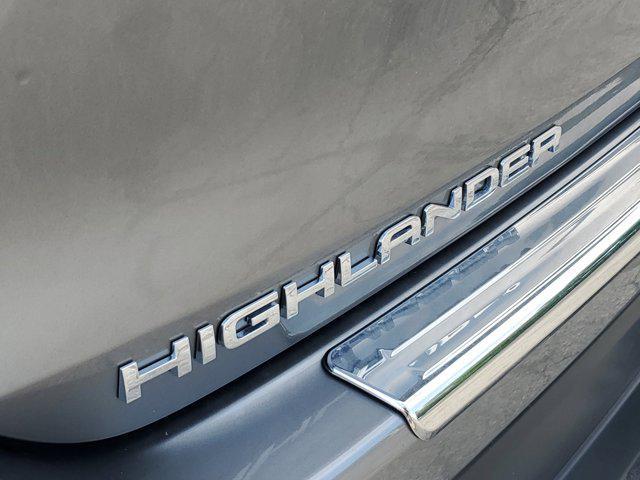 used 2025 Toyota Highlander car, priced at $47,148