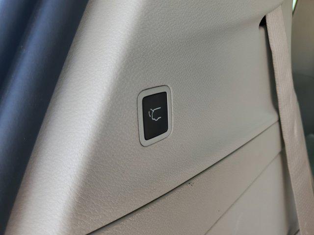 used 2021 Chrysler Pacifica car, priced at $28,371