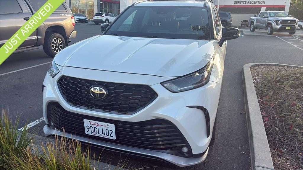 used 2022 Toyota Highlander car, priced at $37,991