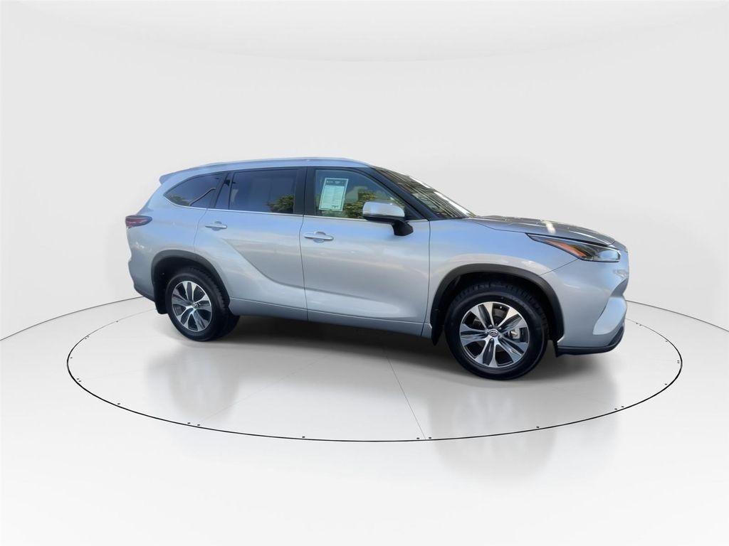 used 2024 Toyota Highlander car, priced at $39,491