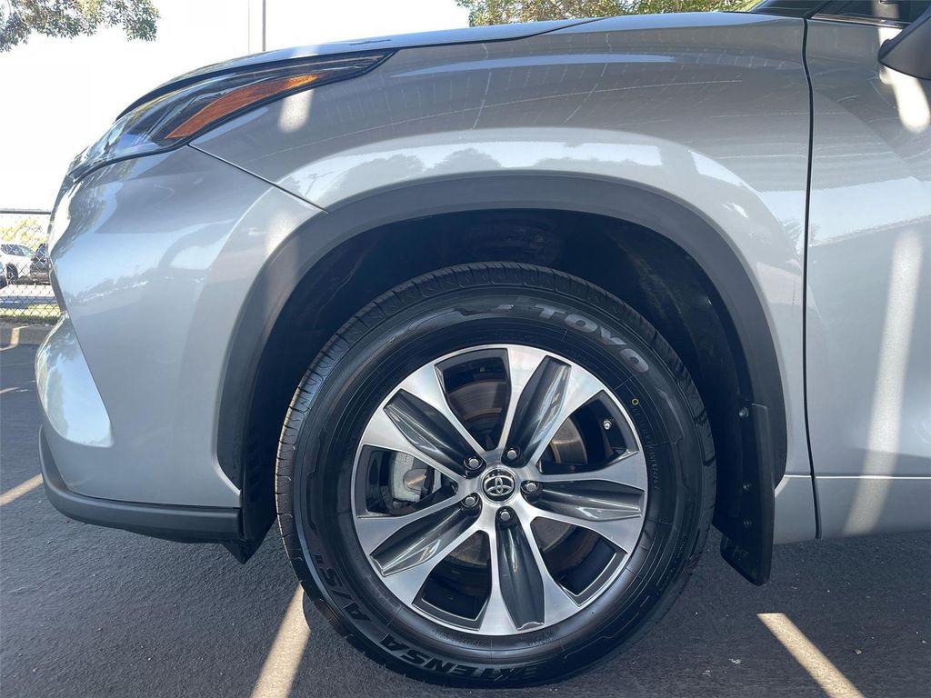used 2024 Toyota Highlander car, priced at $39,491