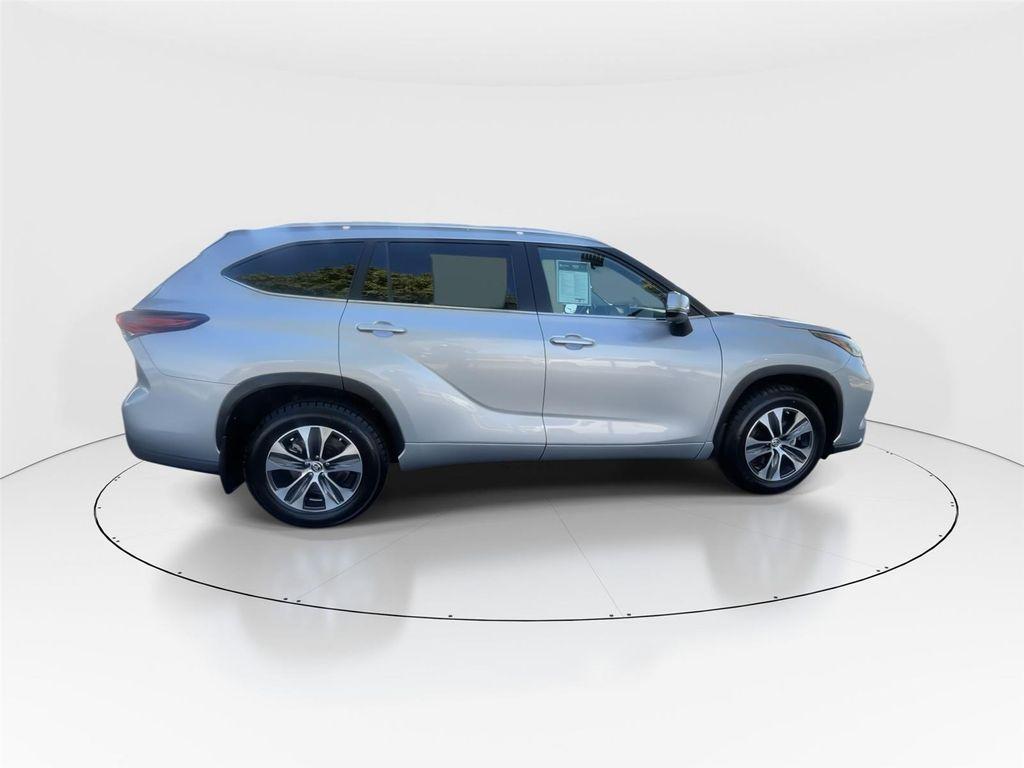 used 2024 Toyota Highlander car, priced at $39,491