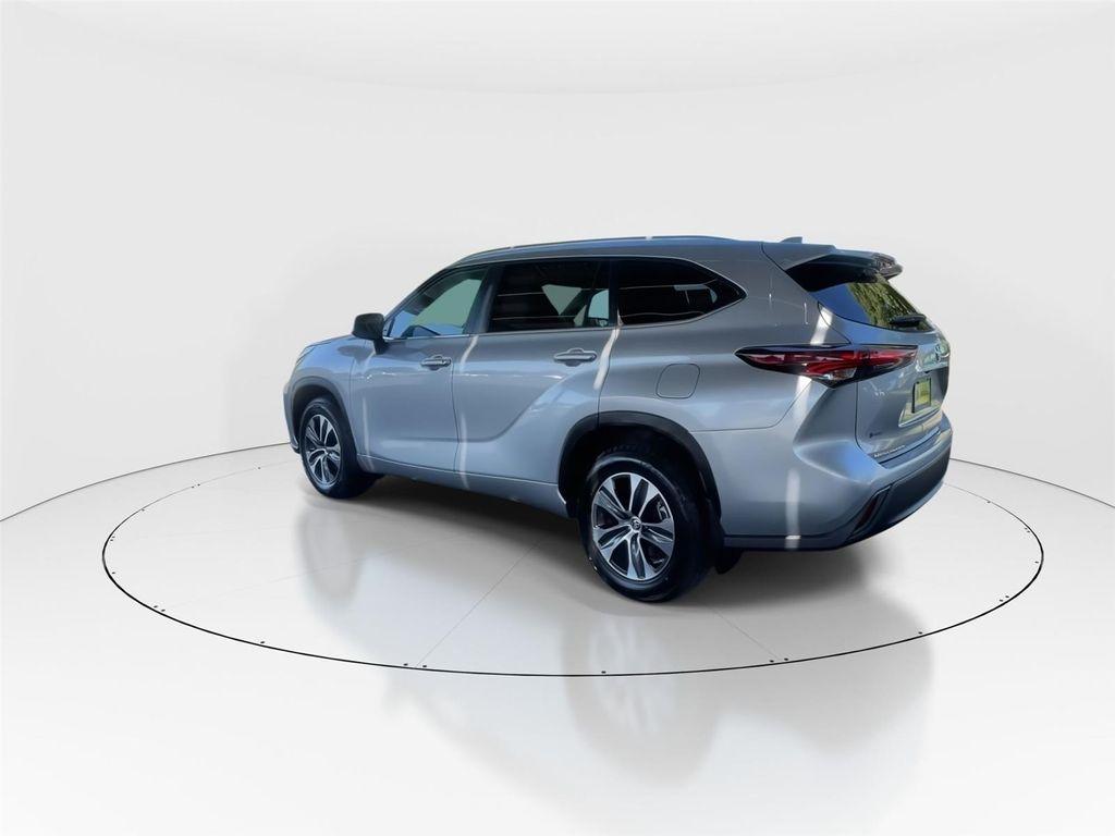 used 2024 Toyota Highlander car, priced at $39,491