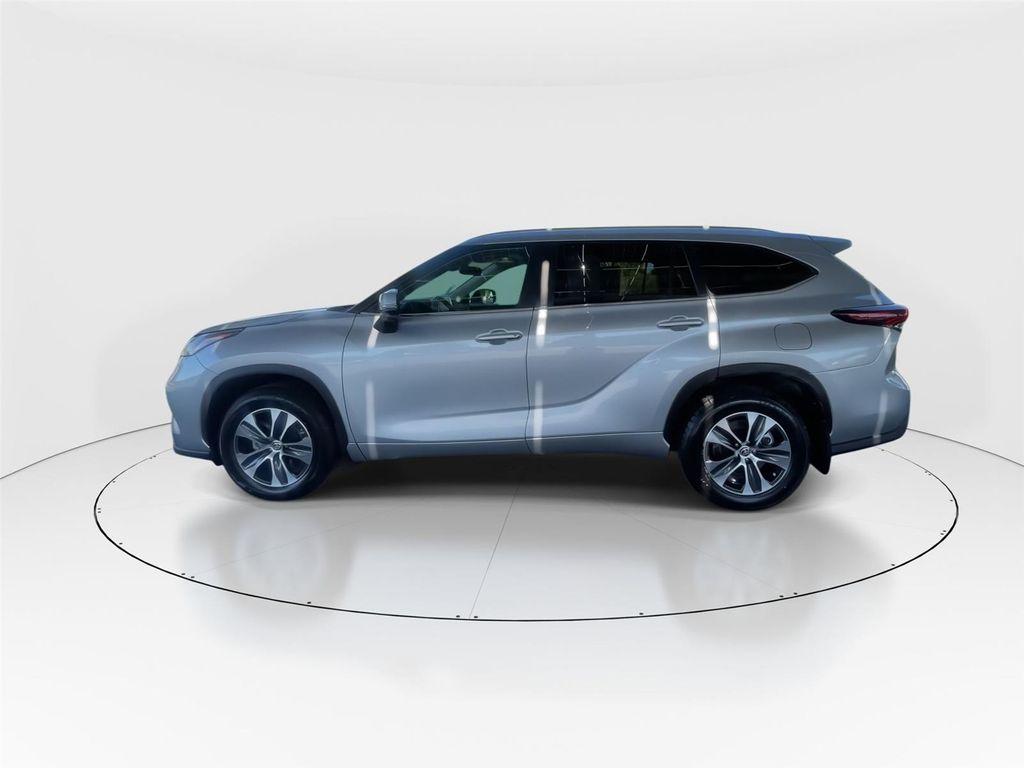 used 2024 Toyota Highlander car, priced at $39,491
