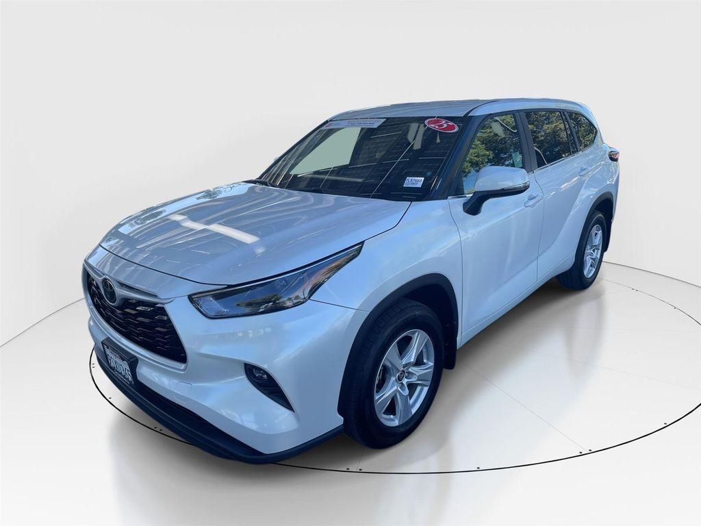 used 2025 Toyota Highlander car, priced at $38,991