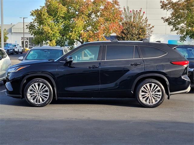 used 2022 Toyota Highlander car, priced at $40,000