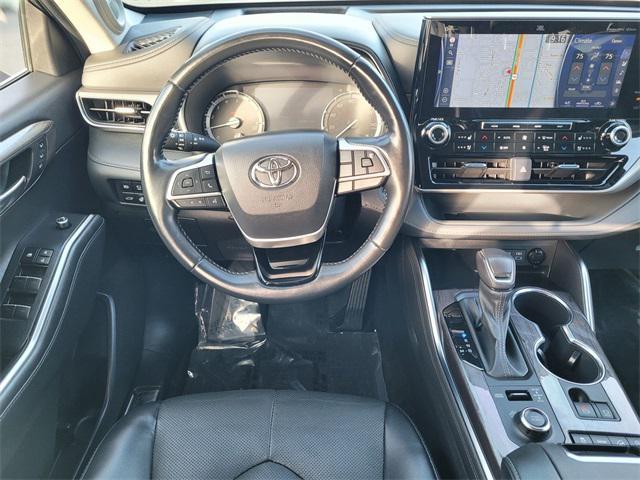 used 2022 Toyota Highlander car, priced at $40,000