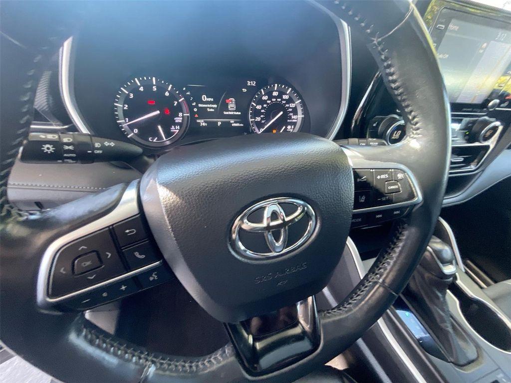 used 2021 Toyota Highlander car, priced at $32,991