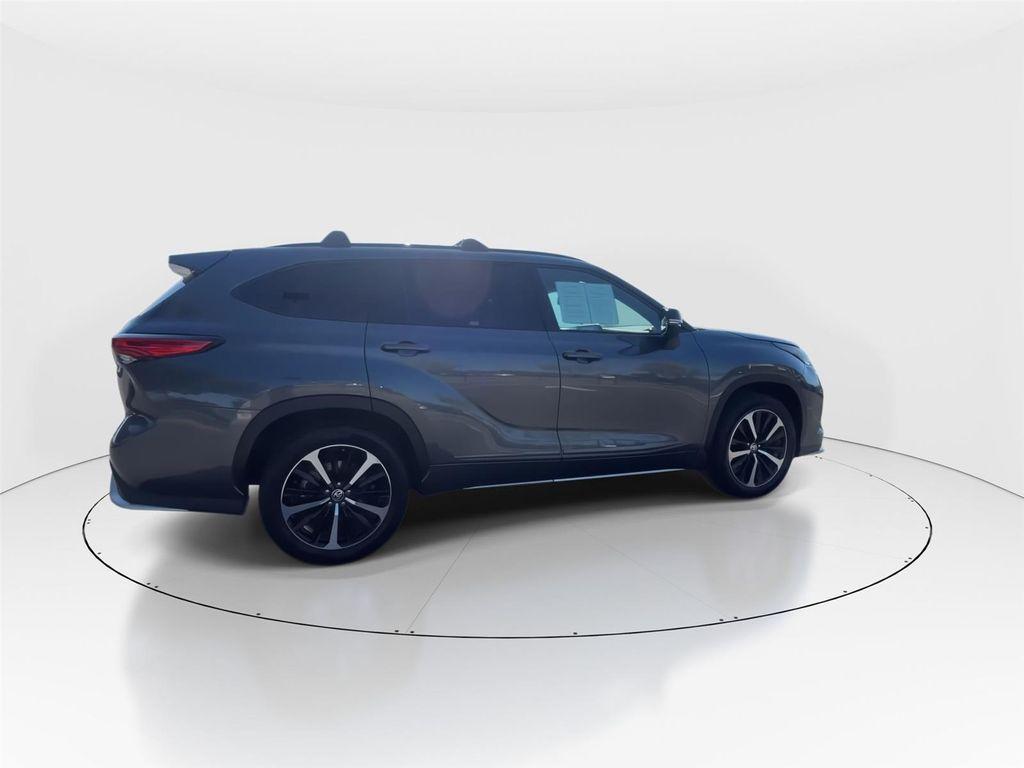 used 2021 Toyota Highlander car, priced at $32,991