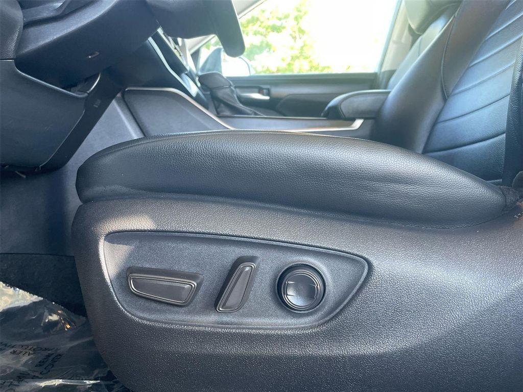 used 2023 Toyota Highlander car, priced at $35,491