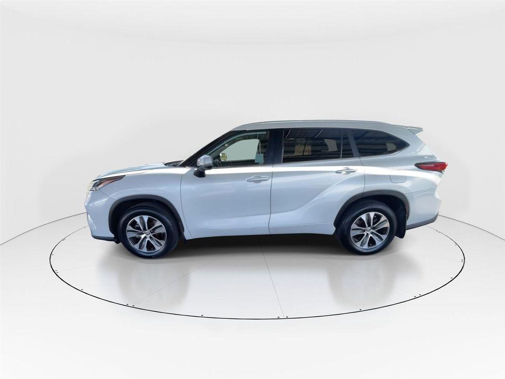 used 2023 Toyota Highlander car, priced at $35,491