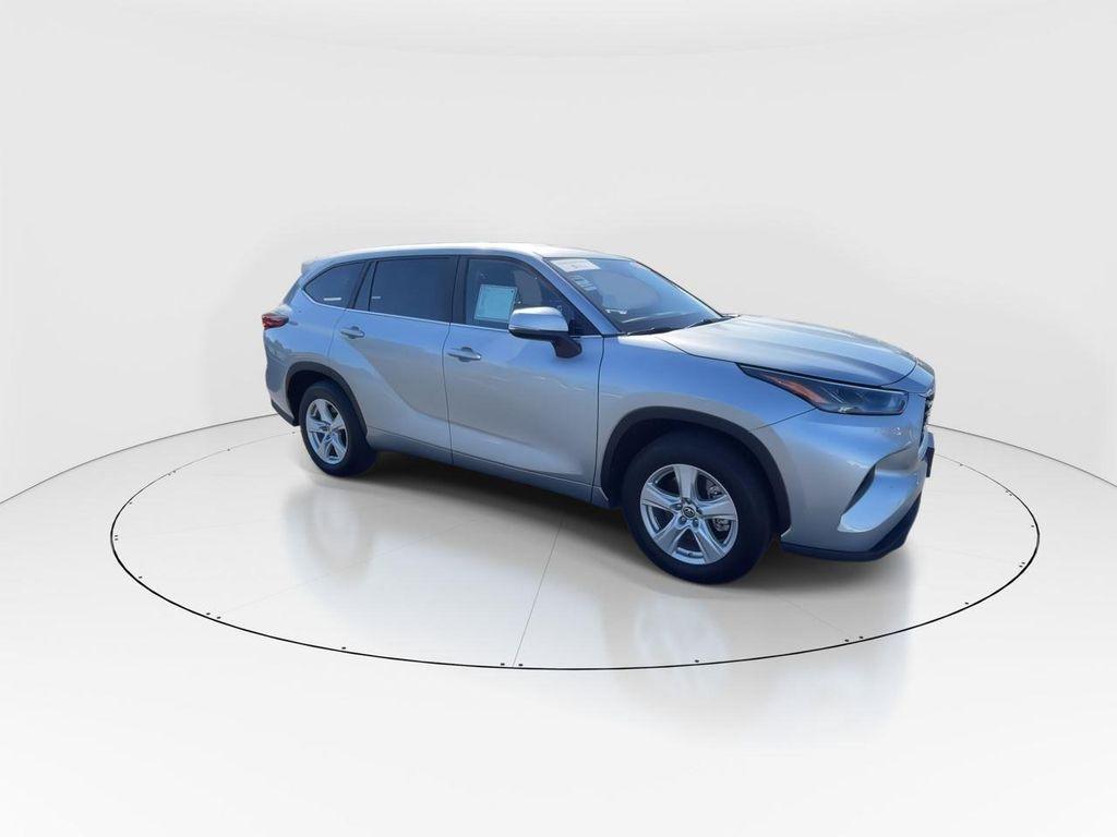 used 2023 Toyota Highlander car, priced at $30,991