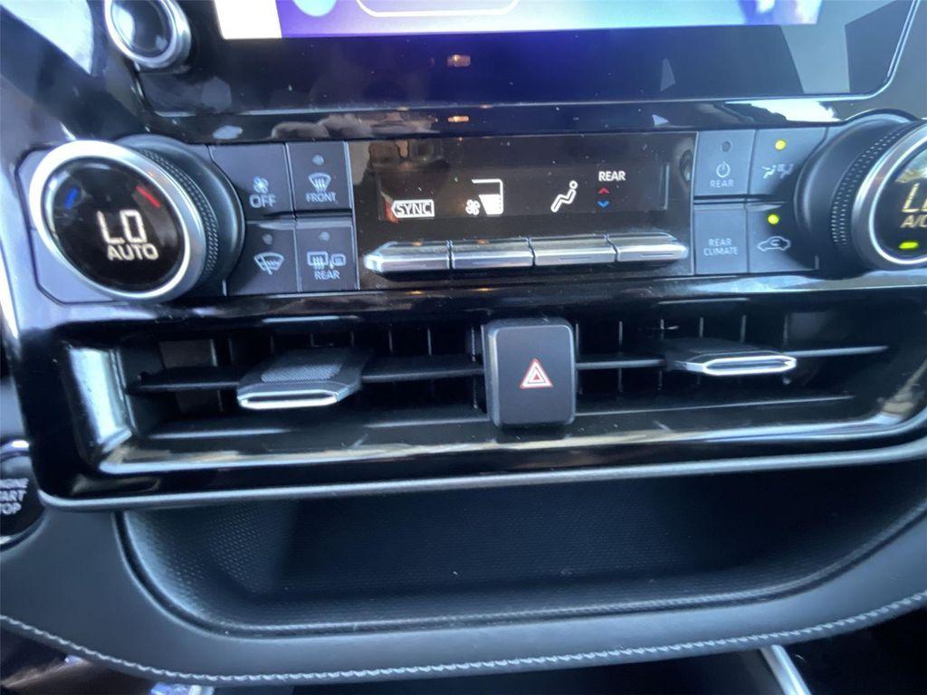 used 2023 Toyota Highlander car, priced at $30,991