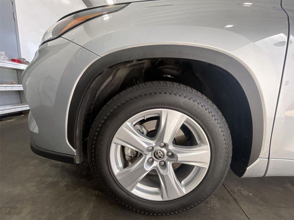 used 2023 Toyota Highlander car, priced at $30,991