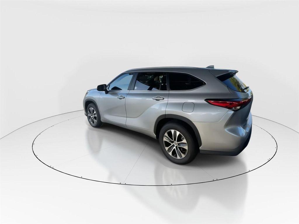 used 2023 Toyota Highlander car, priced at $34,551