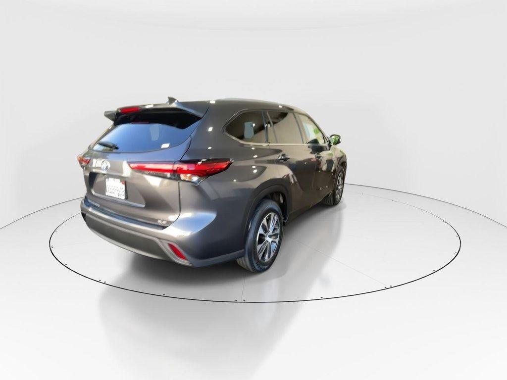 used 2022 Toyota Highlander car, priced at $29,991