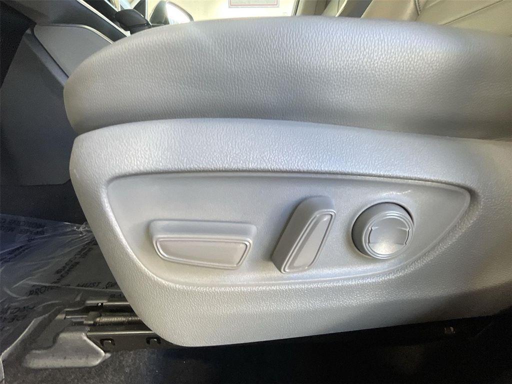 used 2022 Toyota Highlander car, priced at $29,991