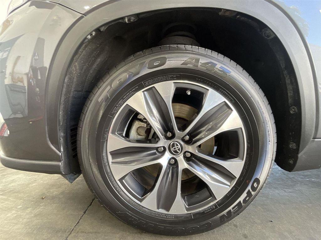 used 2022 Toyota Highlander car, priced at $29,991