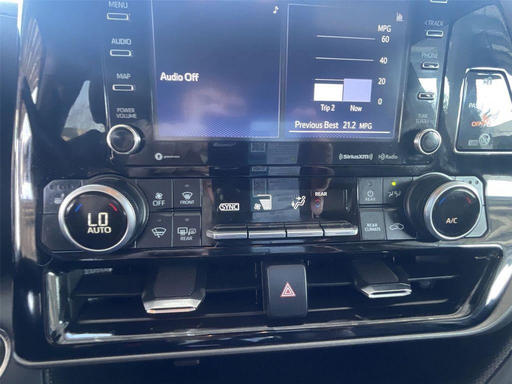 used 2022 Toyota Highlander car, priced at $35,881