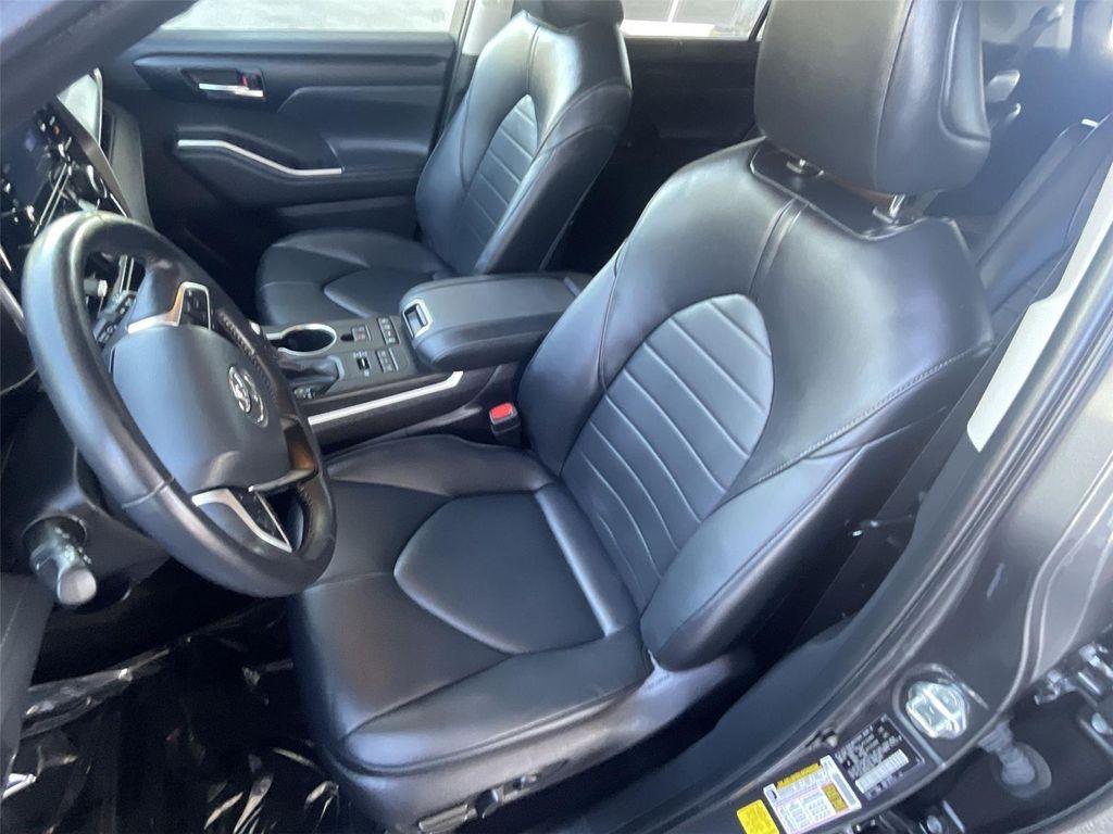 used 2022 Toyota Highlander car, priced at $35,881