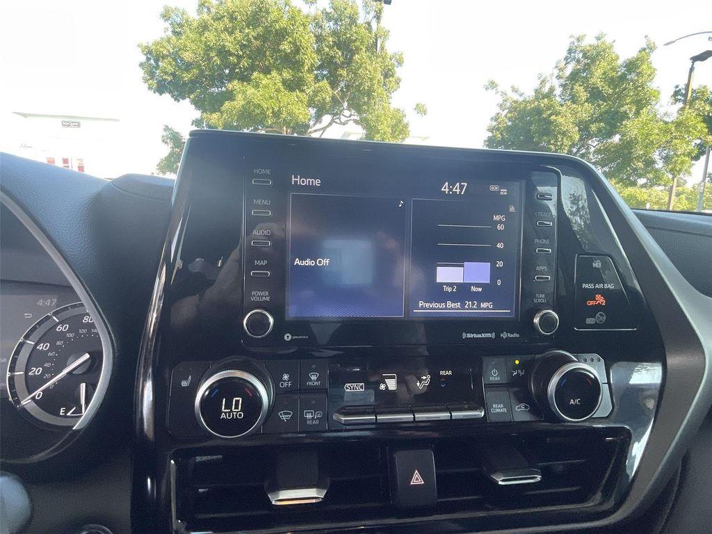 used 2022 Toyota Highlander car, priced at $35,881