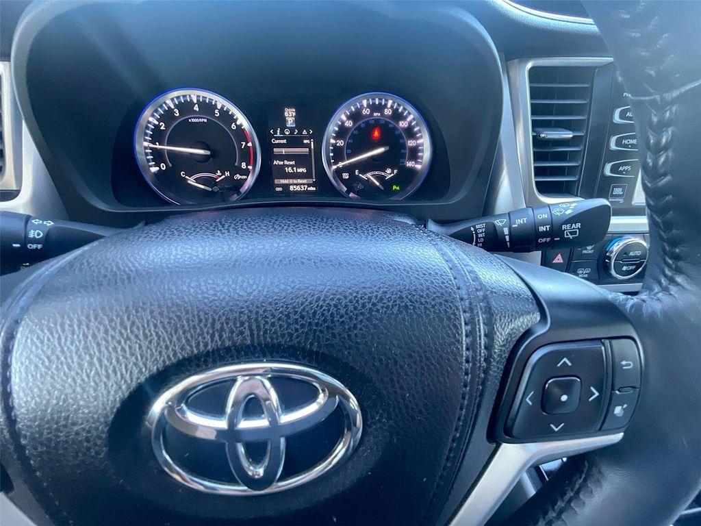 used 2014 Toyota Highlander car, priced at $20,661