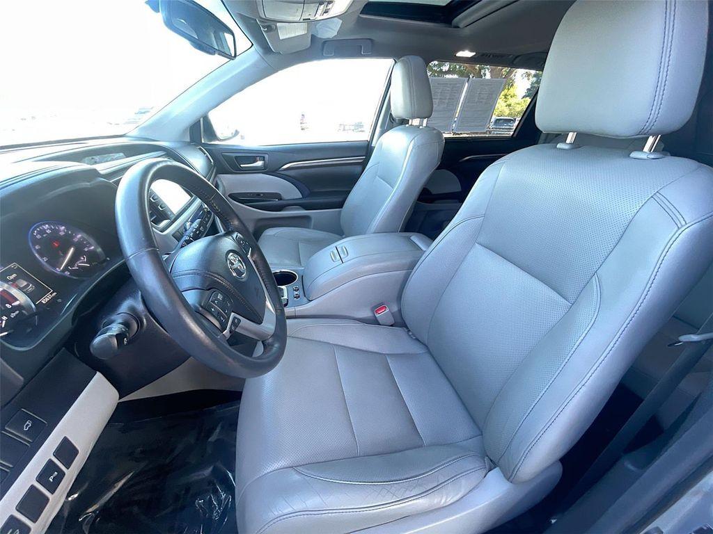 used 2014 Toyota Highlander car, priced at $20,661