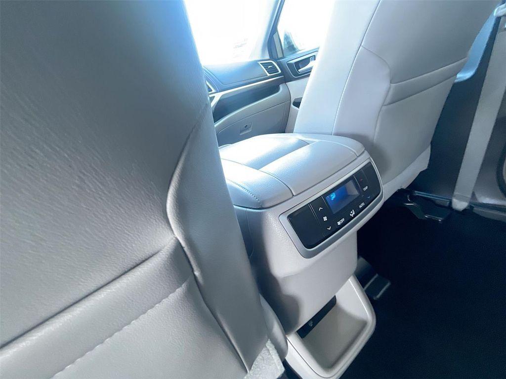 used 2014 Toyota Highlander car, priced at $20,661