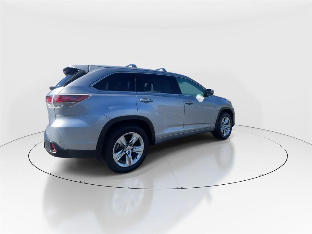 used 2014 Toyota Highlander car, priced at $20,661