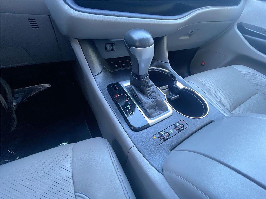 used 2014 Toyota Highlander car, priced at $20,661