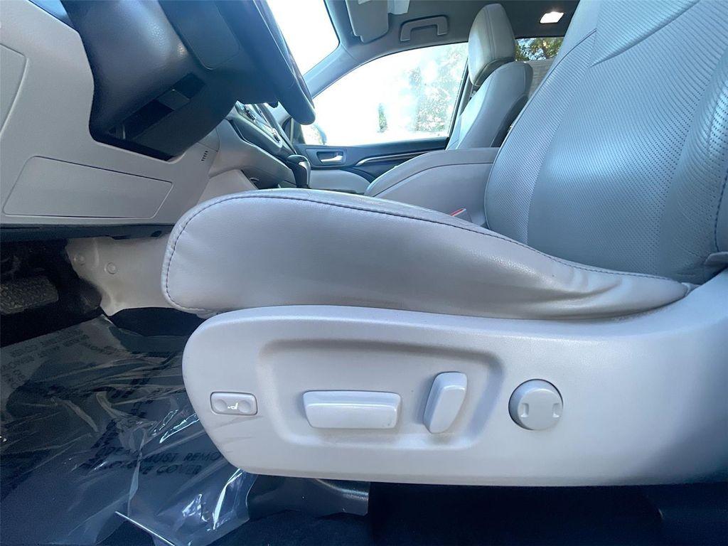 used 2014 Toyota Highlander car, priced at $20,661