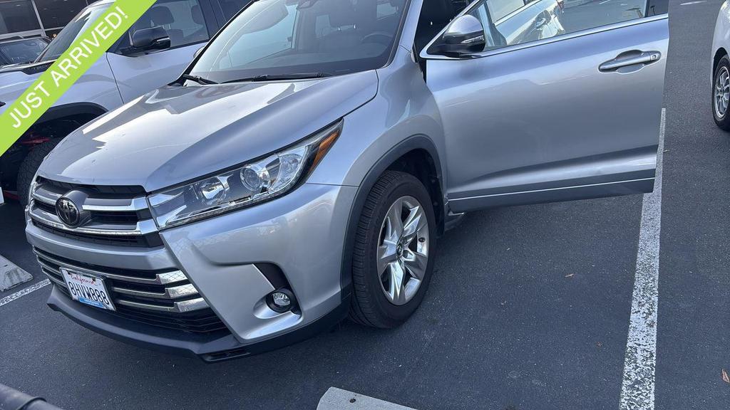 used 2019 Toyota Highlander car, priced at $30,991