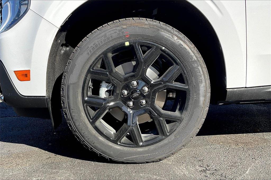 new 2025 Ford Maverick car, priced at $31,135