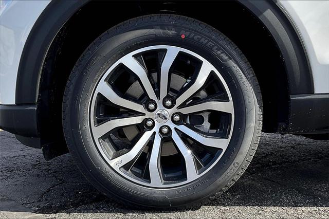 new 2025 Ford Explorer car, priced at $45,499