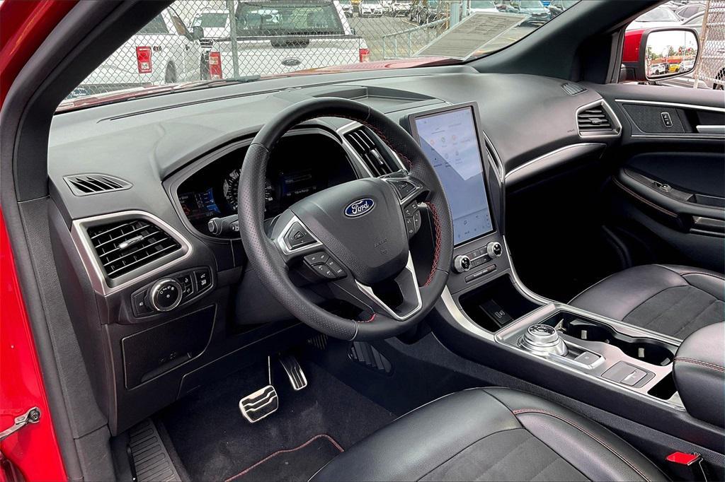 used 2024 Ford Edge car, priced at $33,655