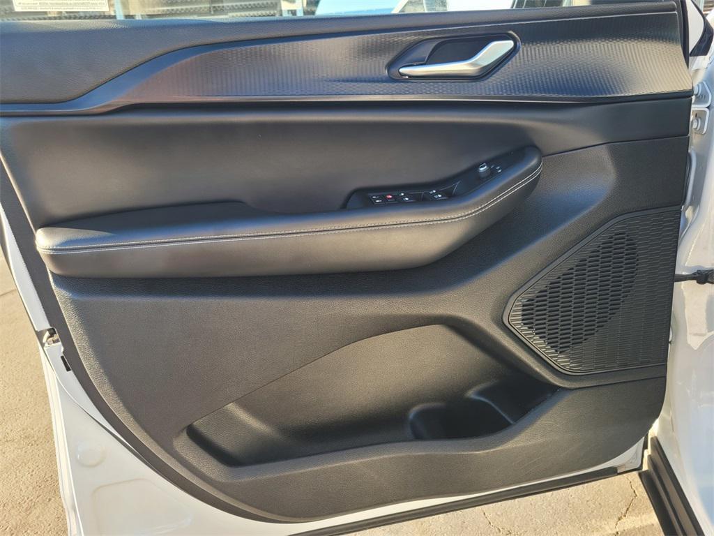 used 2023 Jeep Grand Cherokee L car, priced at $26,744