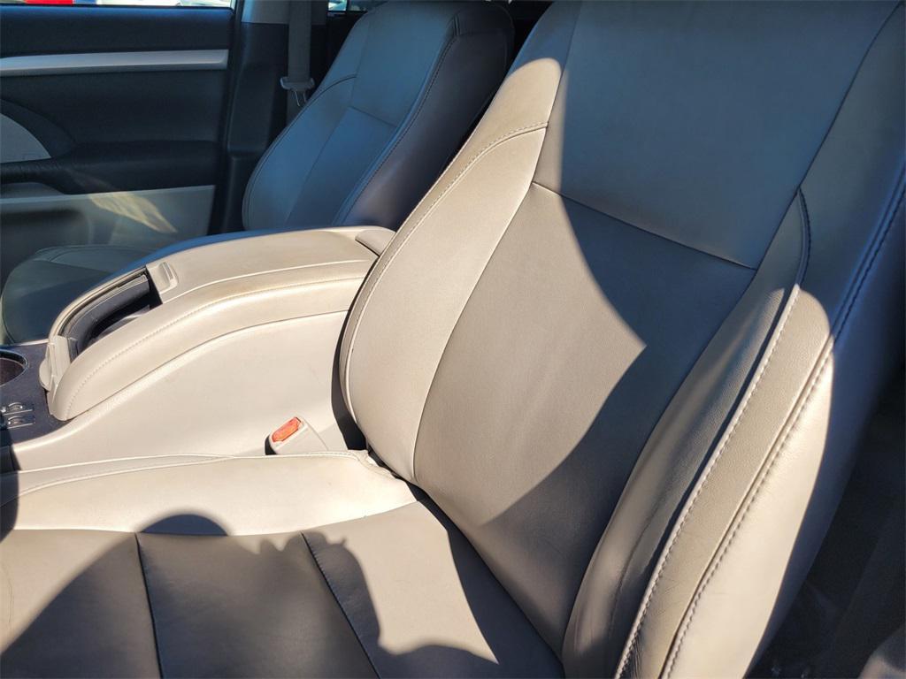used 2016 Toyota Highlander car, priced at $20,599