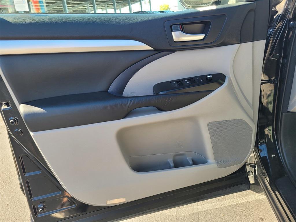 used 2016 Toyota Highlander car, priced at $20,599