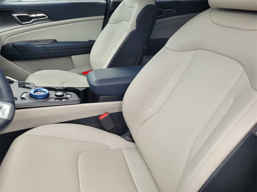 used 2023 Kia Sportage Hybrid car, priced at $27,399