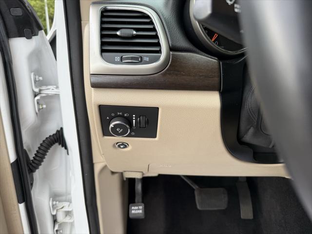 used 2017 Jeep Grand Cherokee car, priced at $15,505