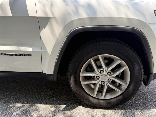 used 2017 Jeep Grand Cherokee car, priced at $15,505