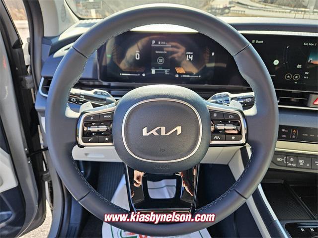 new 2025 Kia Carnival Hybrid car, priced at $43,595