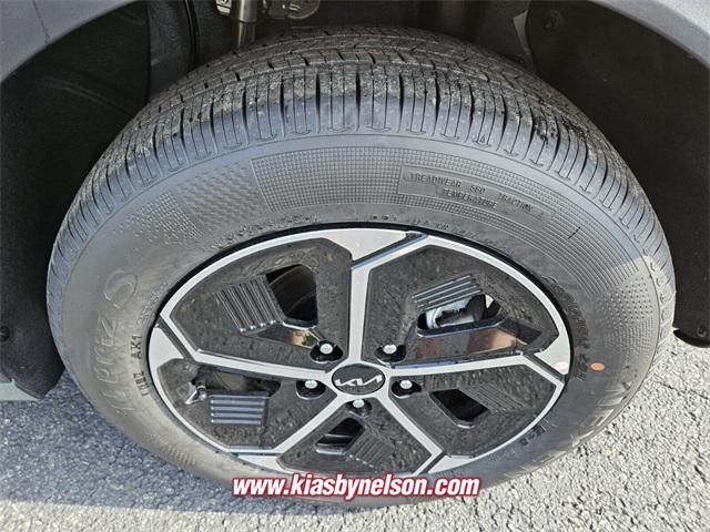new 2025 Kia Niro car, priced at $30,975