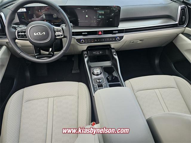 new 2025 Kia Sorento Hybrid car, priced at $41,890