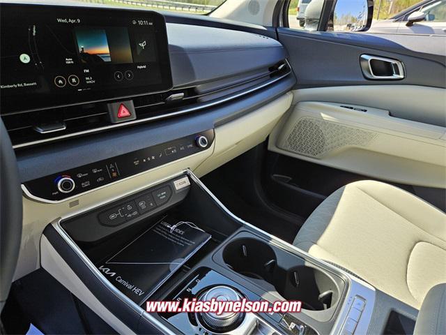 new 2025 Kia Carnival Hybrid car, priced at $43,750
