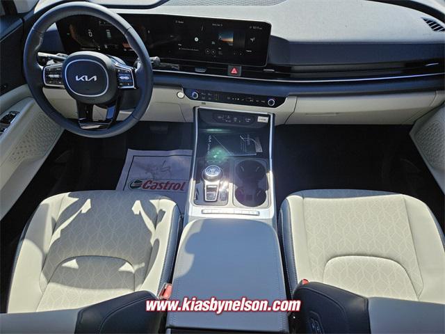 new 2025 Kia Carnival Hybrid car, priced at $43,750
