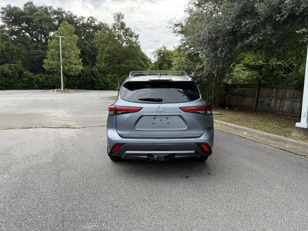 used 2022 Toyota Highlander car, priced at $41,993
