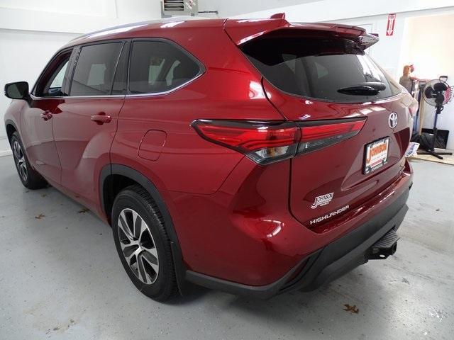 used 2022 Toyota Highlander car