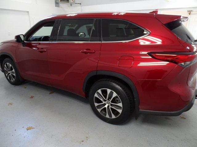 used 2022 Toyota Highlander car